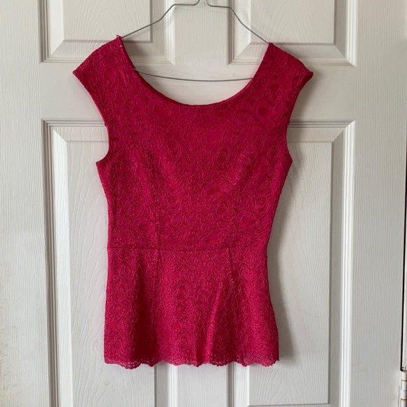 Forever 21 Tops - Forever 21 deep pink fitted crewneck peplum Lacy blouse top shirt cap sleeves S